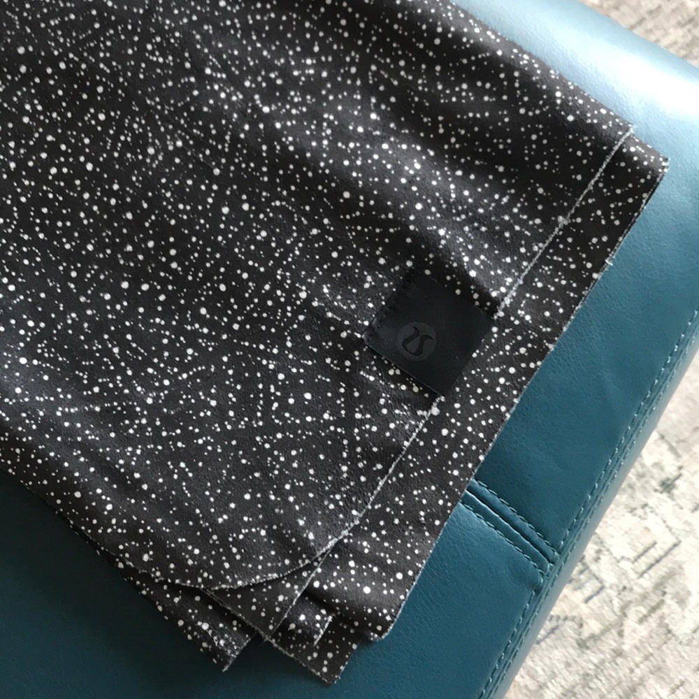 NWOT Lululemon microfiber towel - yoga mat size